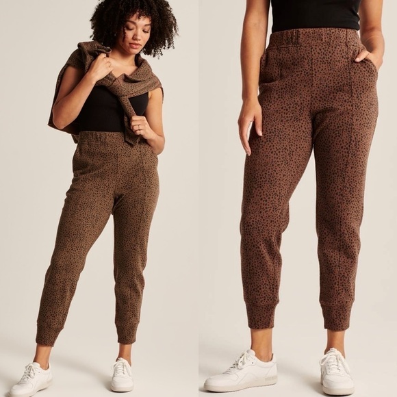 Abercrombie SoftAF City Joggers in Brown Animal Print - Picture 1 of 6